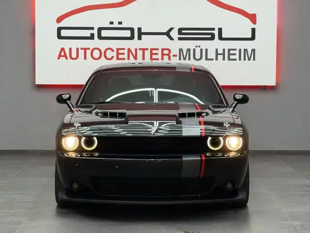 Dodge Challenger view 6