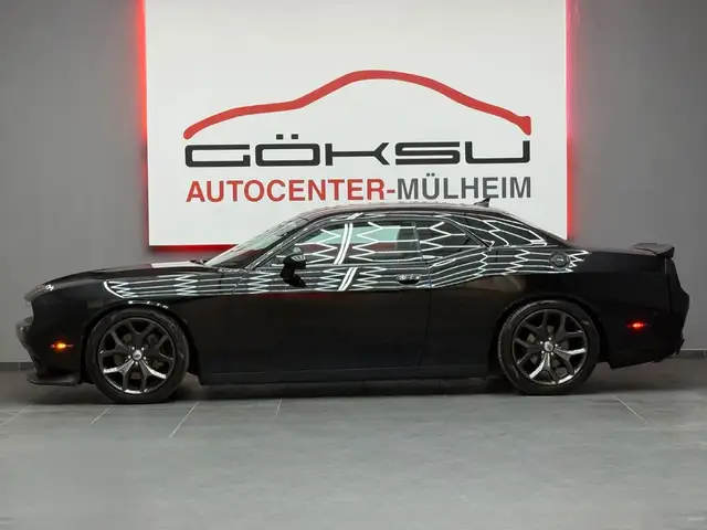 Dodge Challenger view 5
