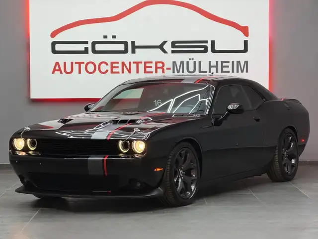 Dodge Challenger main image