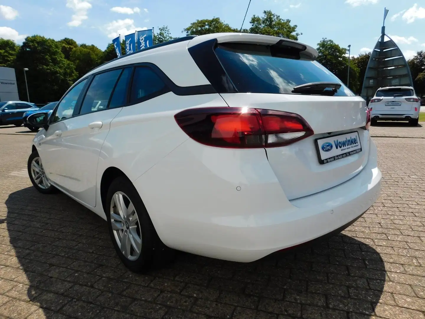Opel Astra ASTRA K Sports Tourer EDITION Aut+Navi+DAB+WinRä Weiß - 2