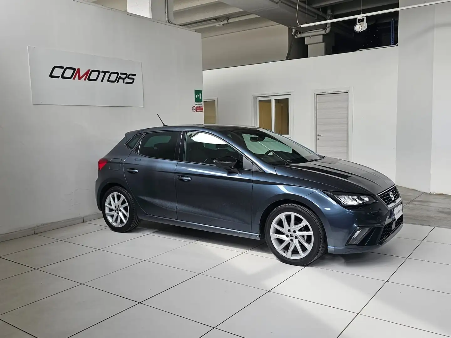 SEAT Ibiza 1.0 EcoTSI 95 CV 5 porte FR Grigio - 2