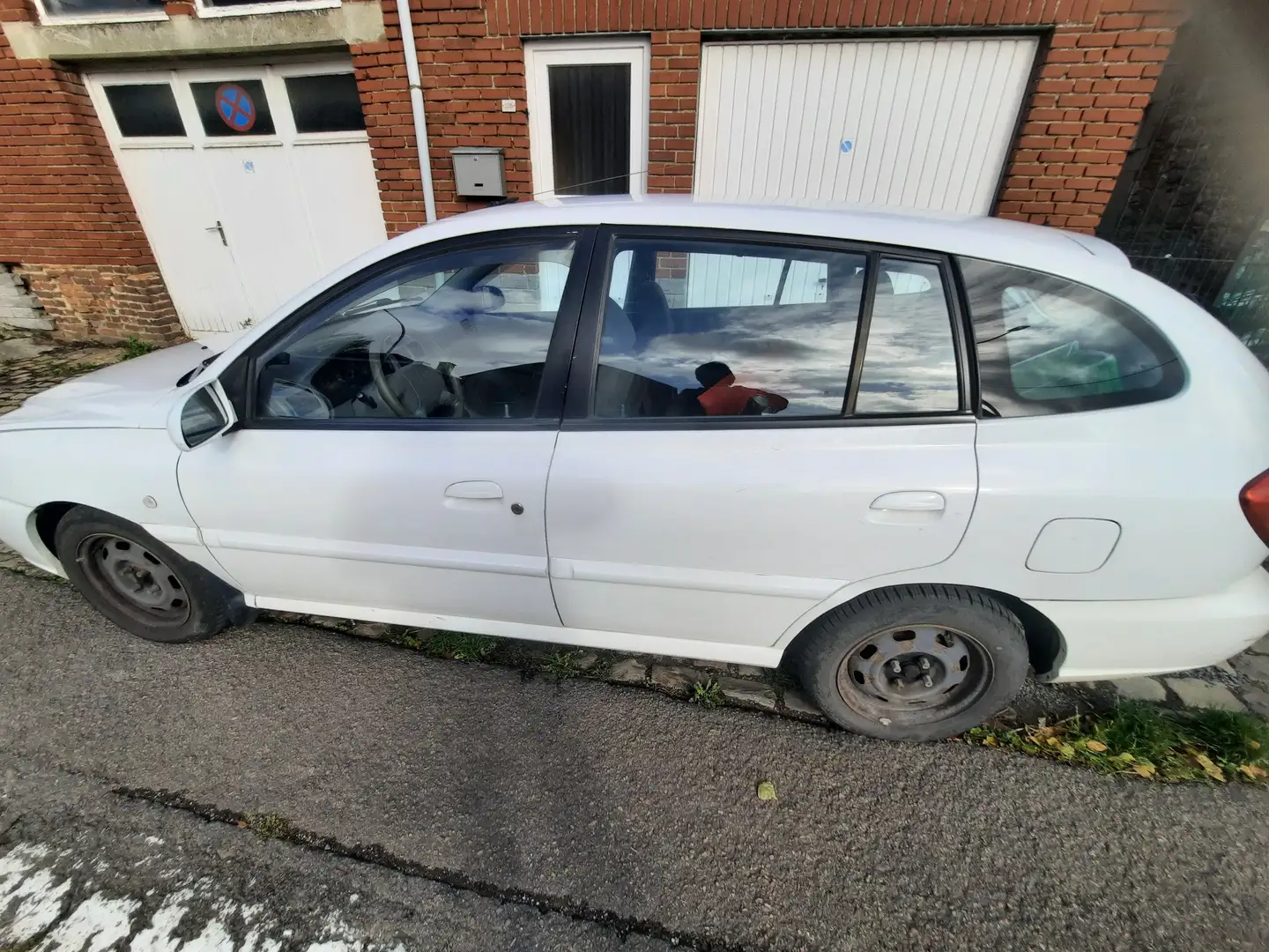 Kia Rio 1.5i 16v LS - 1