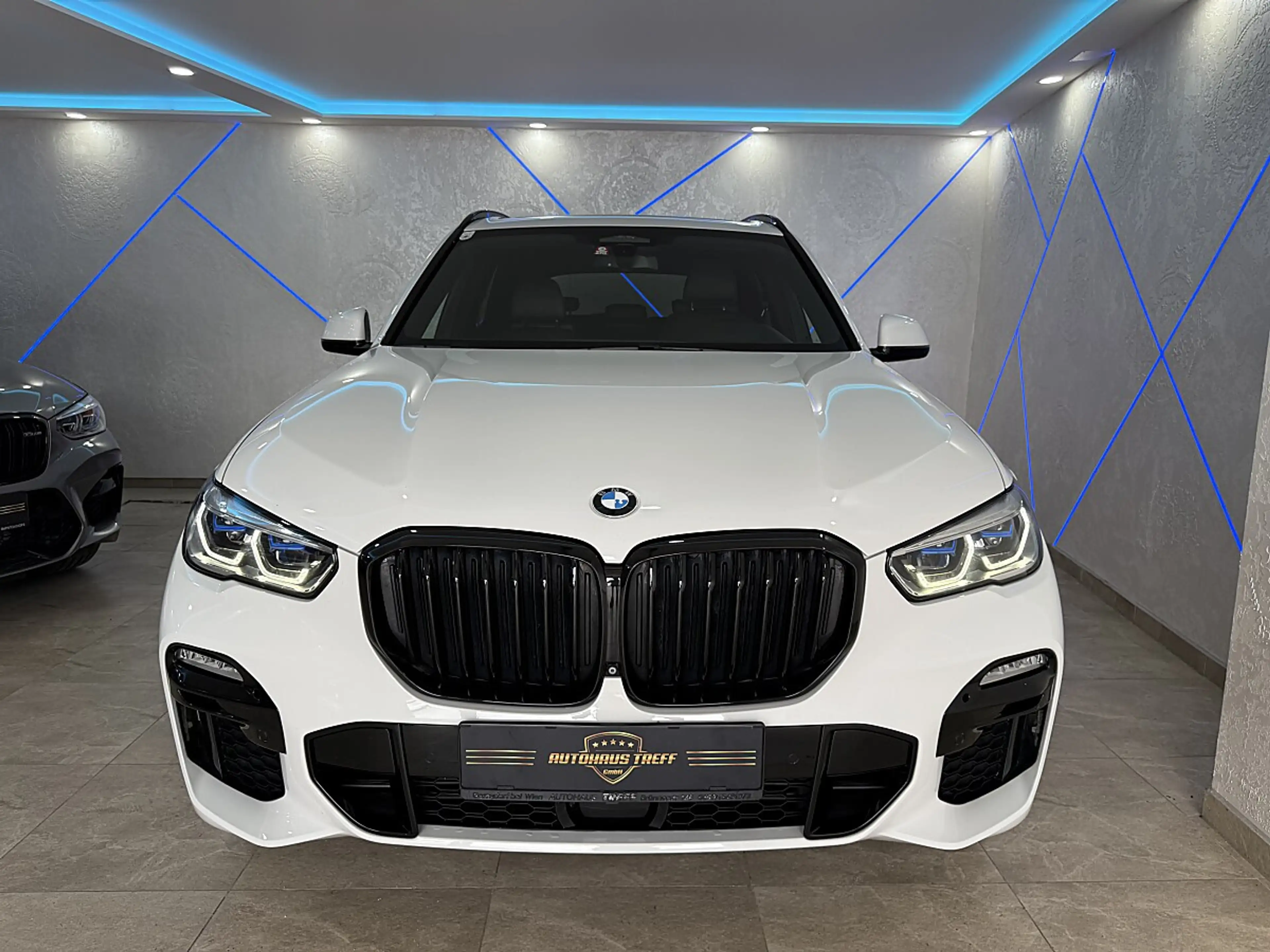 BMW X5 xDrive30d Aut.*M-SPORT*SKY-LOUNGE*7-SITZER*MASS... — photo 4
