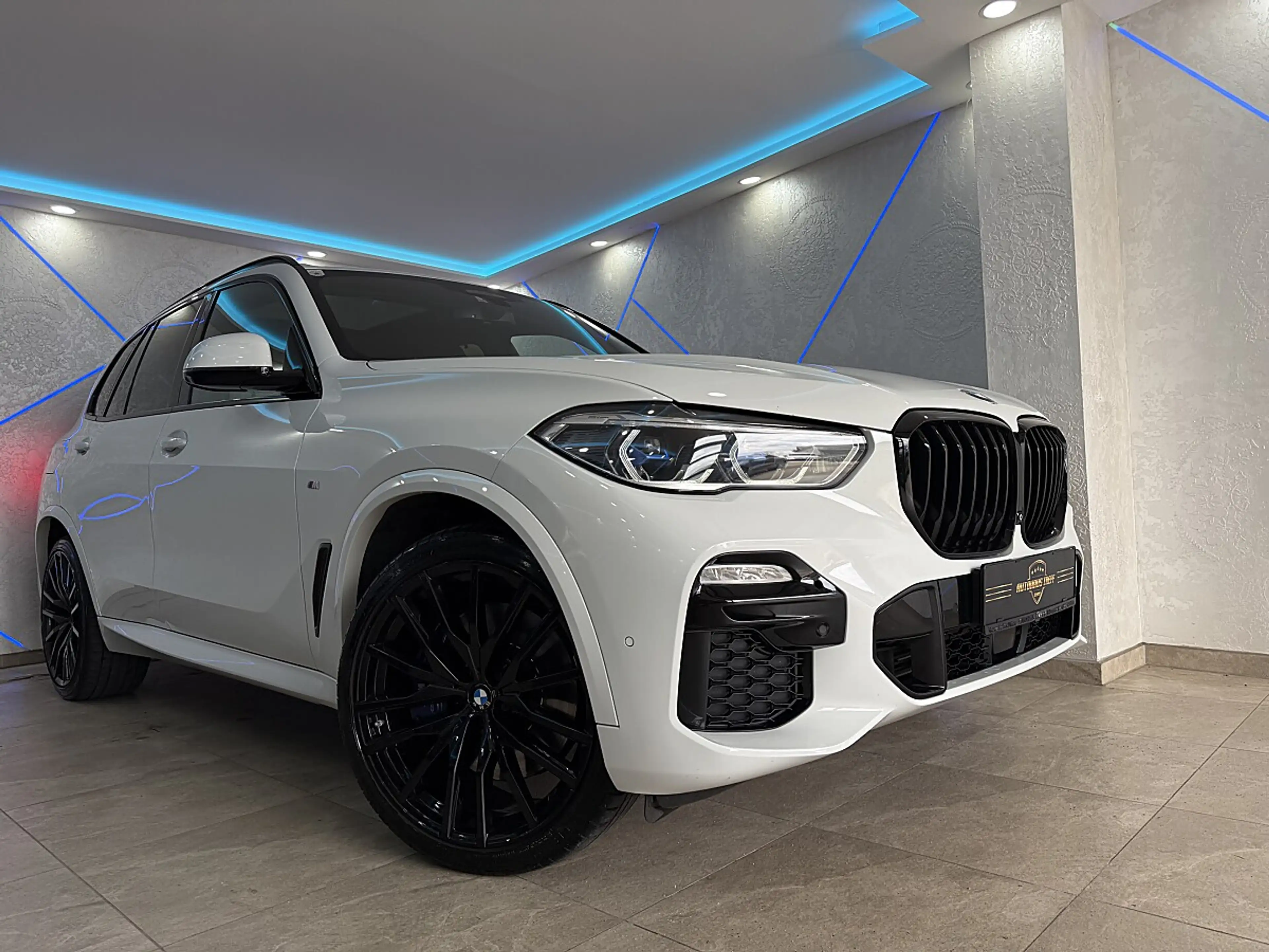 BMW X5 xDrive30d Aut.*M-SPORT*SKY-LOUNGE*7-SITZER*MASS...