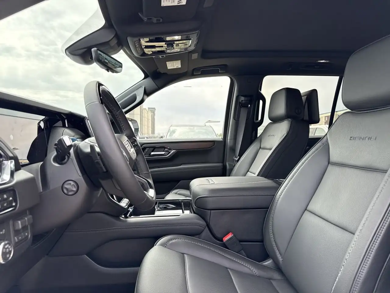GMC Yukon снимка GMC Yukon