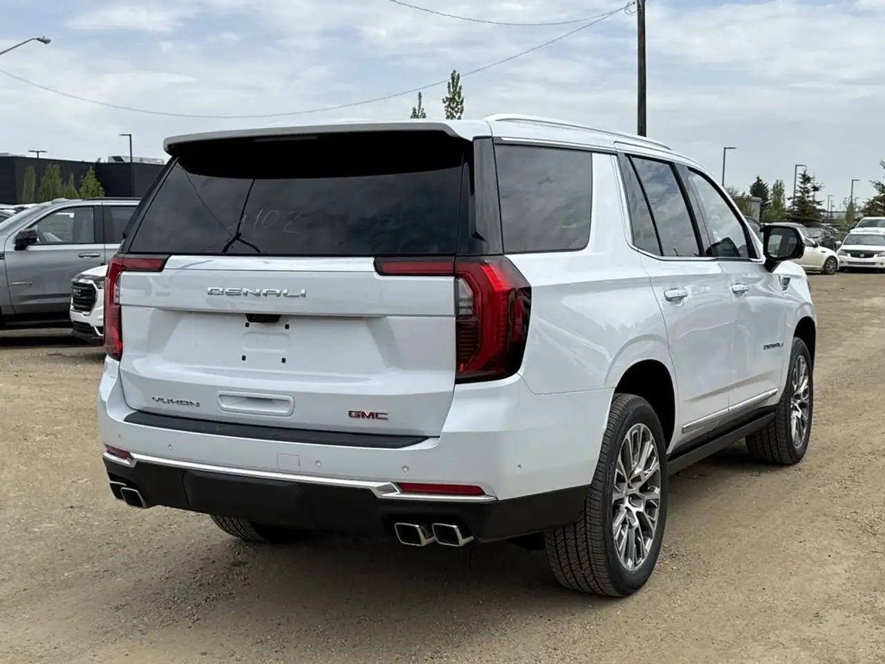 GMC Yukon снимка GMC Yukon