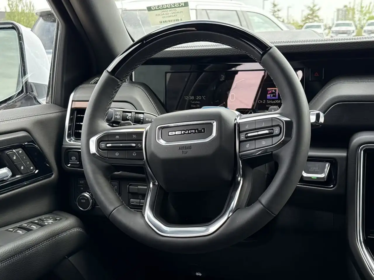 GMC Yukon снимка GMC Yukon