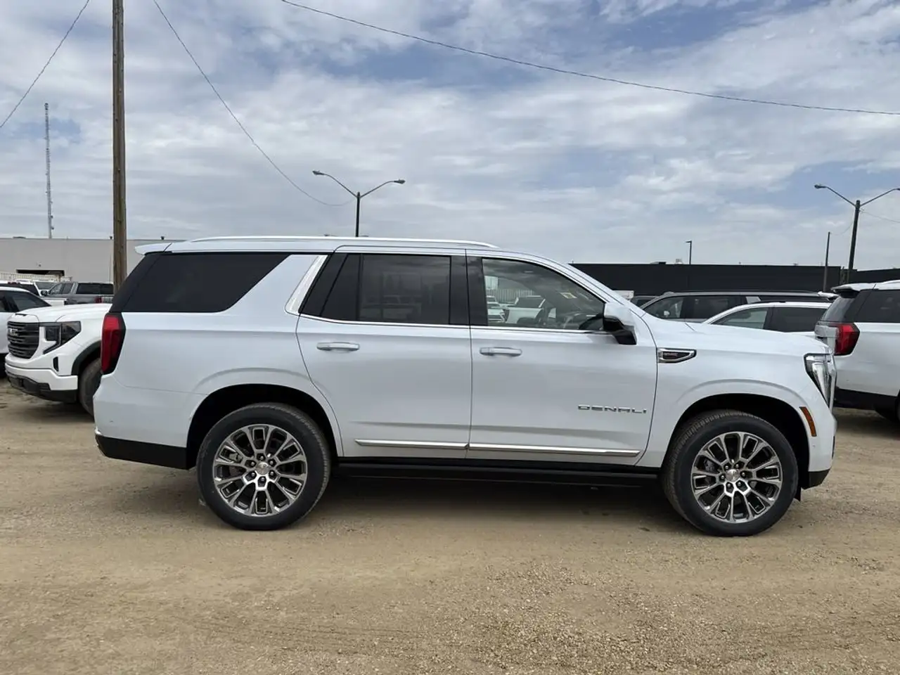 GMC Yukon снимка GMC Yukon