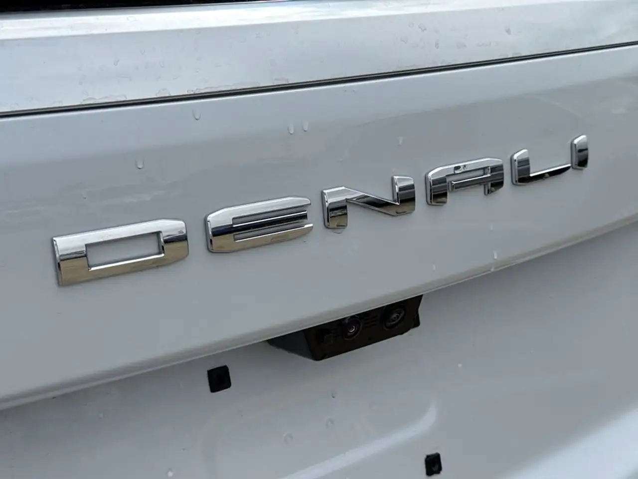 GMC Yukon снимка GMC Yukon
