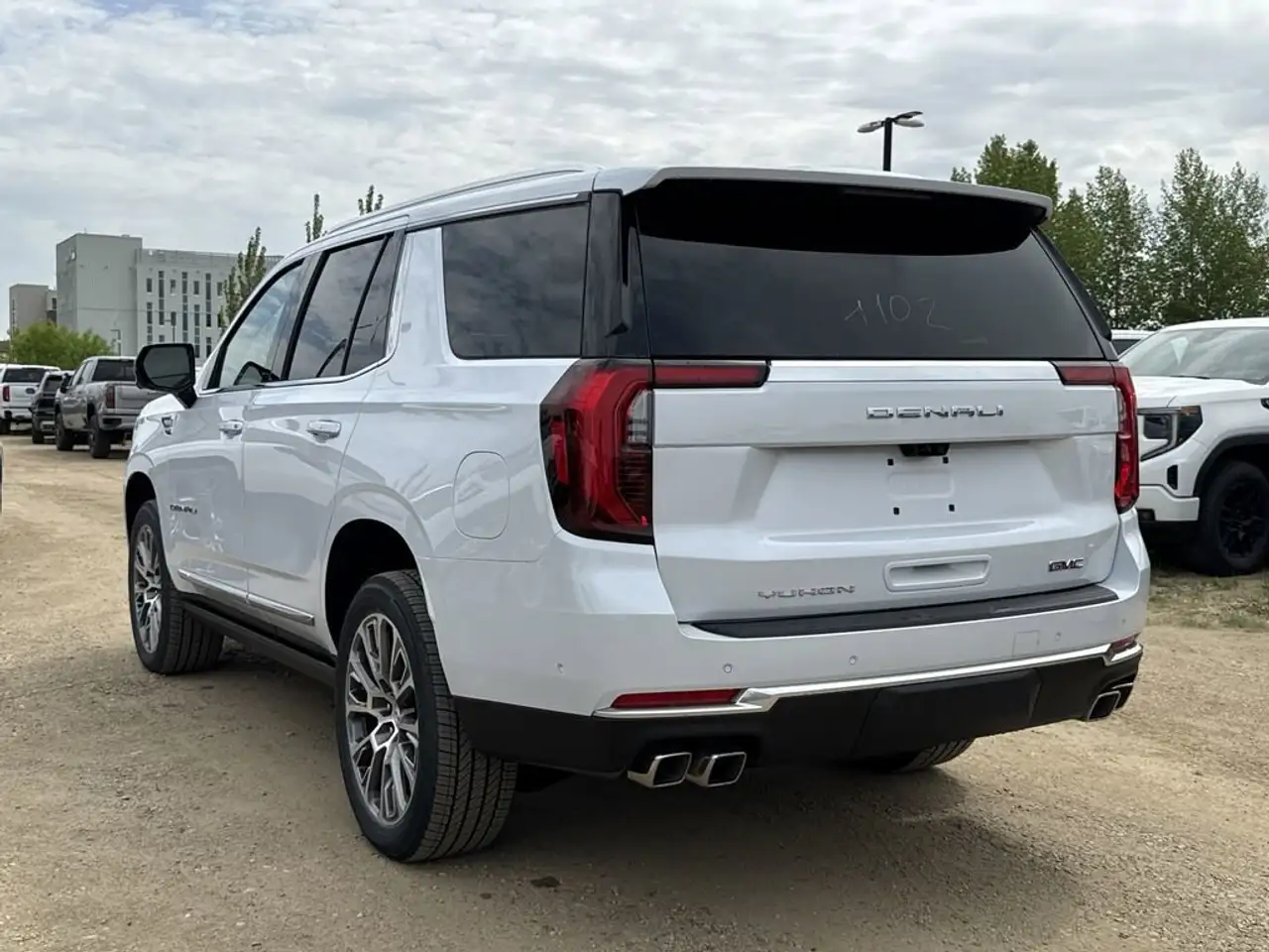 GMC Yukon снимка GMC Yukon