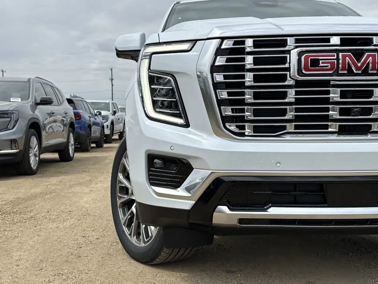 GMC Yukon снимка GMC Yukon