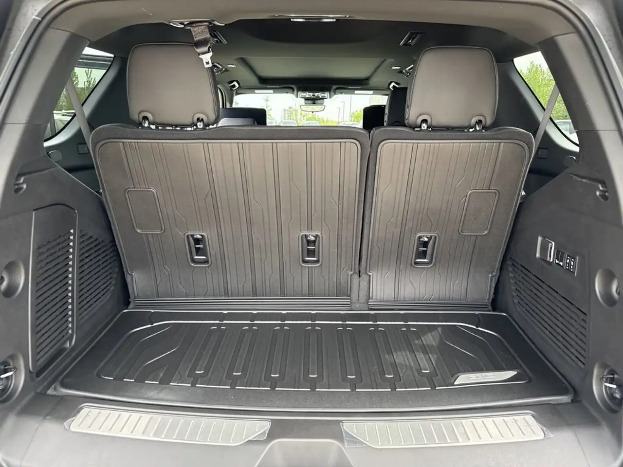 GMC Yukon снимка GMC Yukon