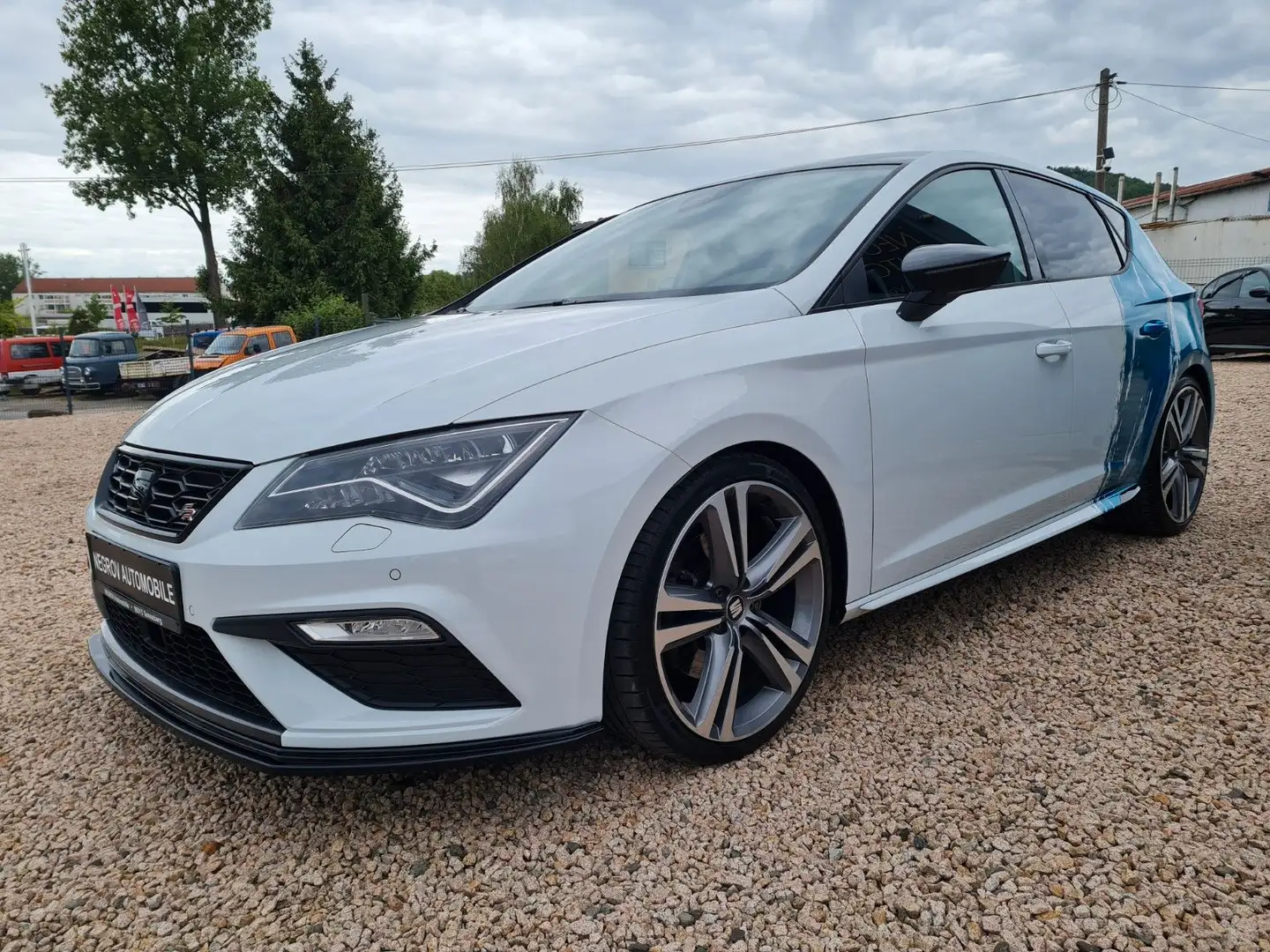 SEAT Leon FR Weiß - 1