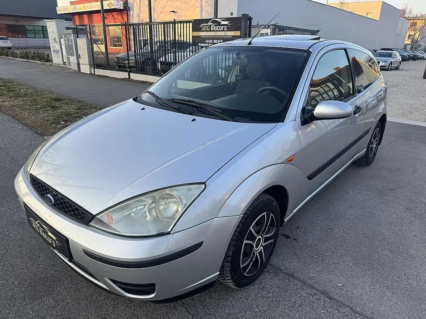 Ford Focus Ambiente 1,8 TDdi Gris - 2