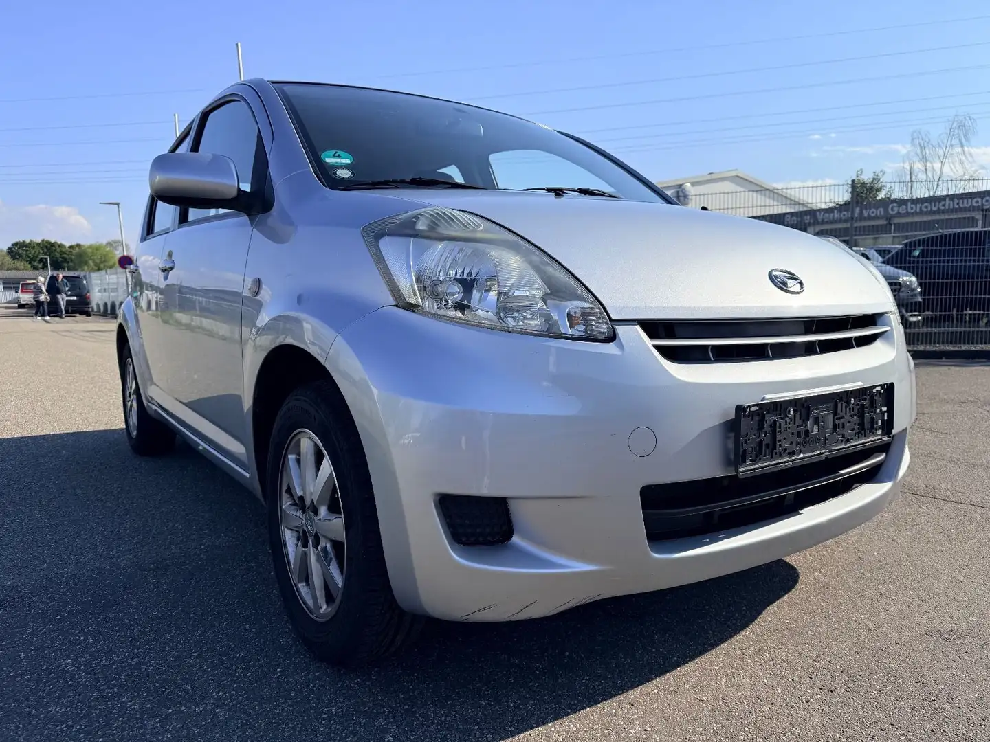 Daihatsu Sirion CX Silber - 1