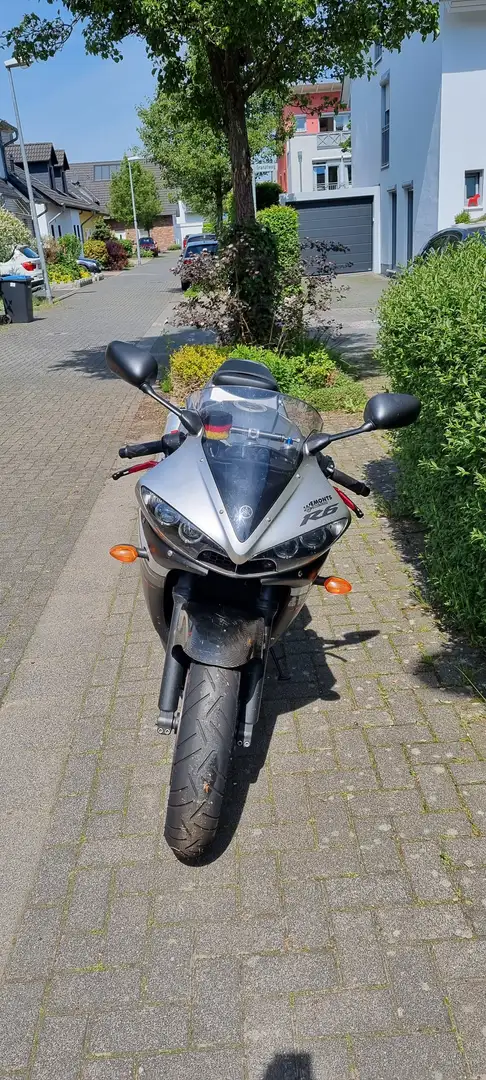 Yamaha YZF-R6 Silber - 2