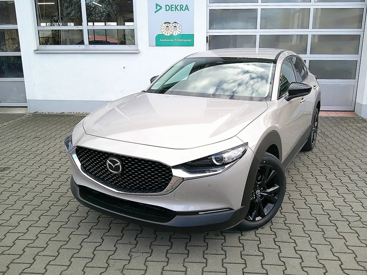 Mazda CX-30 SKYACTIV 140 Homura NAVI/HUD/KAMERA Braun - 1