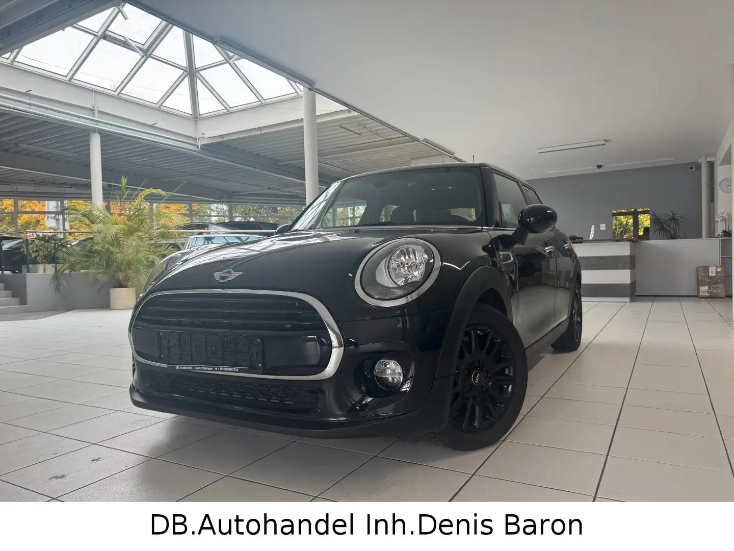 MINI Cooper 5-trg. Aut. Pepper Navi Pano PDC SHZ Schwarz - 1