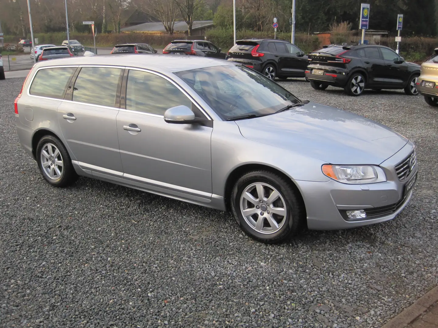 Volvo V70 D4 (133KW/181PS) Kinetic man. Zilver - 2
