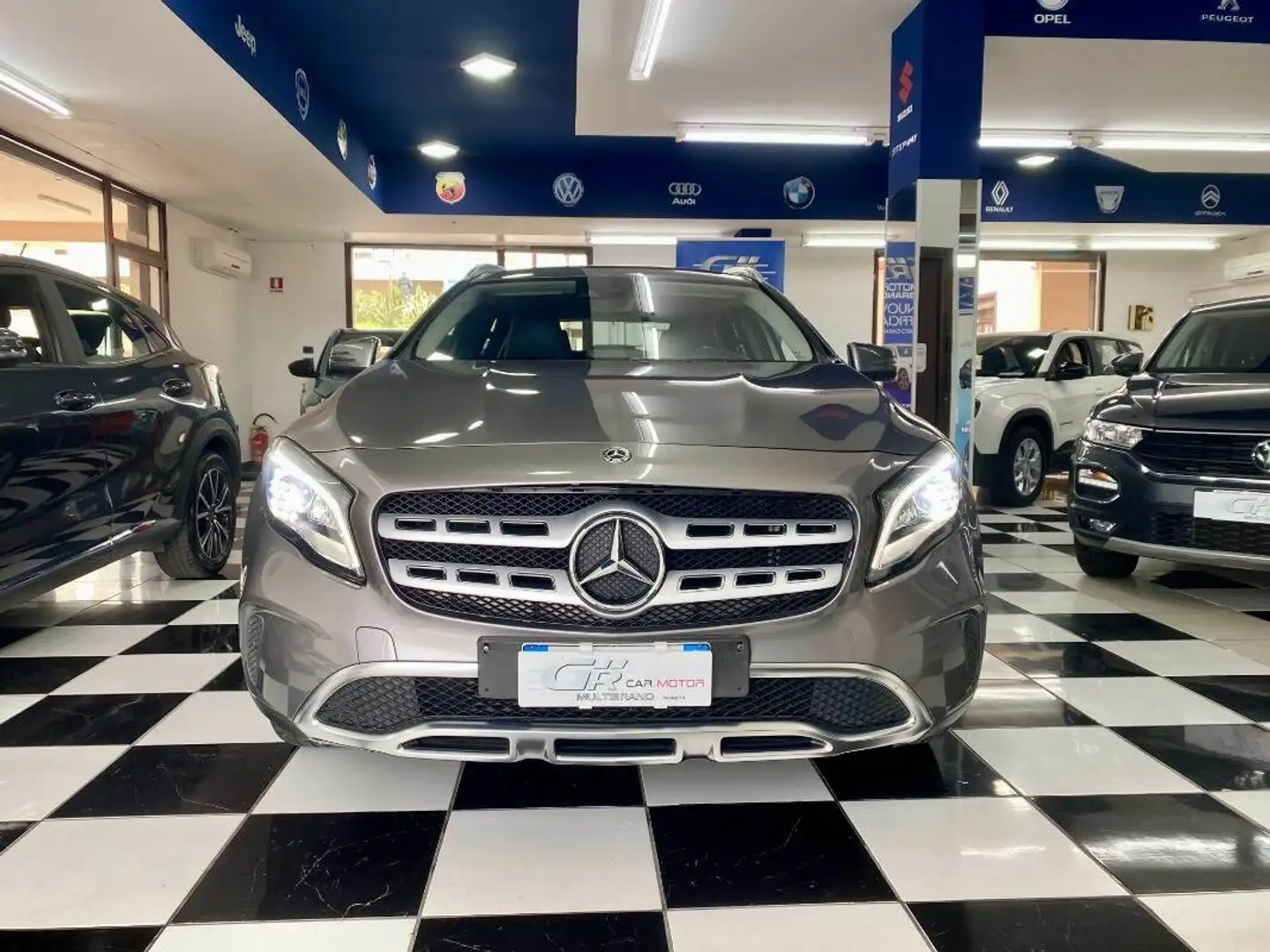 Mercedes-Benz GLA 200 200 d Sport auto Grigio - 2