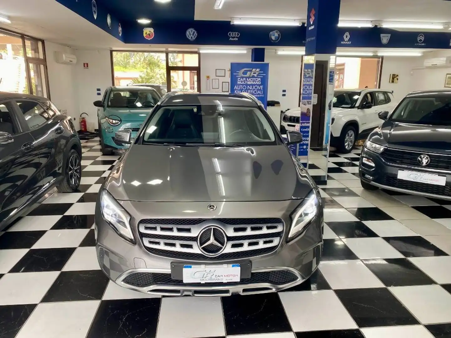 Mercedes-Benz GLA 200 200 d Sport auto Grigio - 1