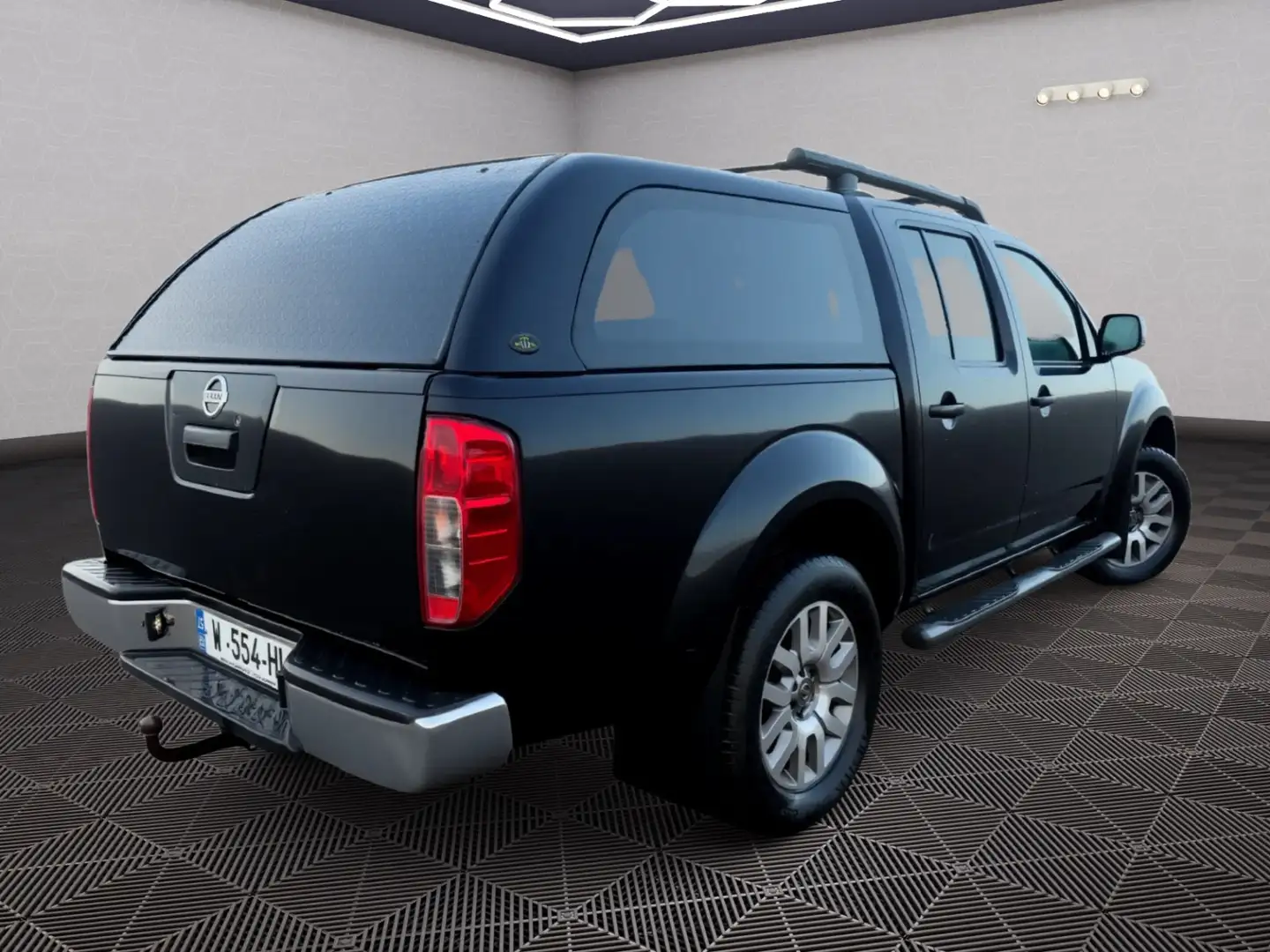 Nissan Pick Up 4x4 Double-Cab LE Schwarz - 2