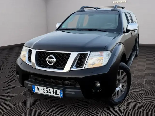 Nissan Pick Up 4x4 Double-Cab LE