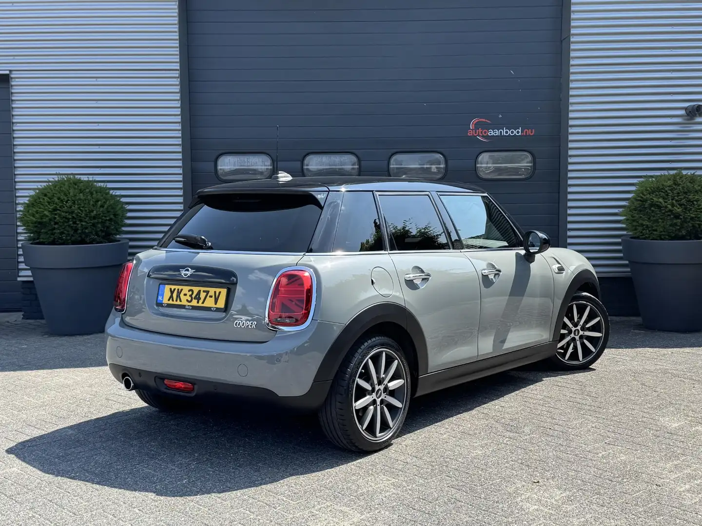 MINI Cooper Mini 1.5 Chili | Navigatie | Parkeersensoren | Cru Gris - 2