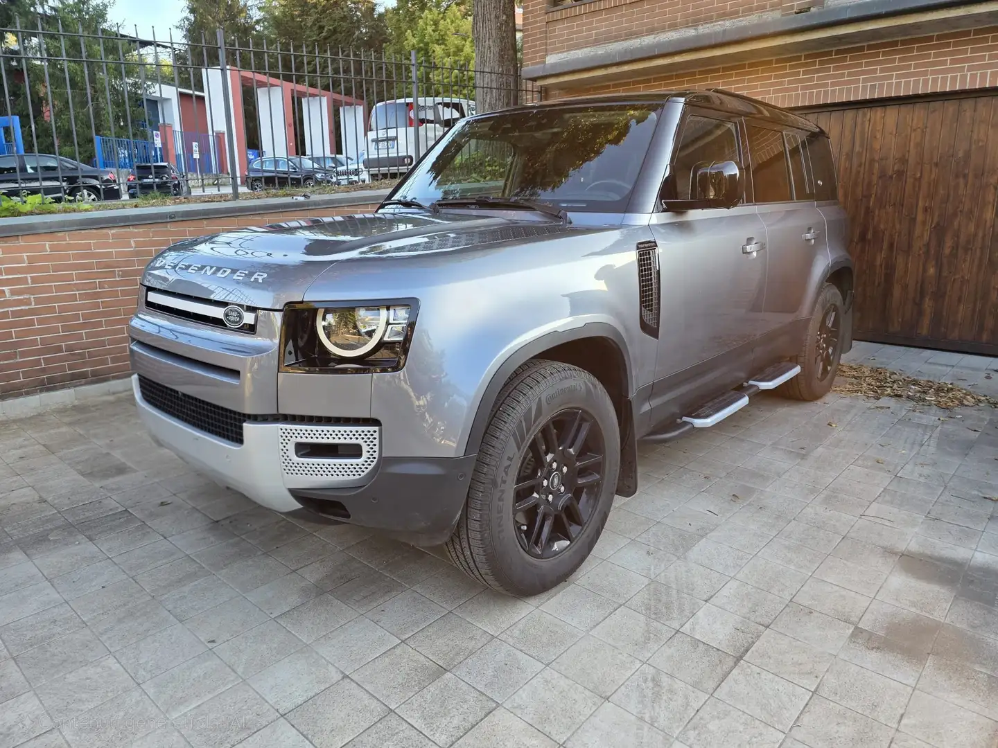 Land Rover Defender Defender VII 2022 1103.0di6mhevX-DynamicSEawd200cv Gris - 1