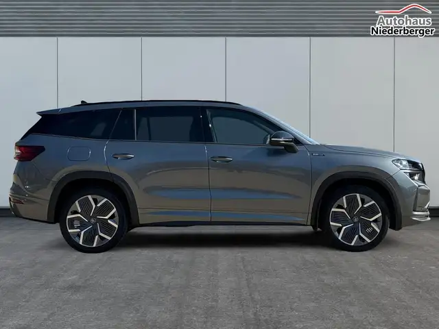 Skoda Kodiaq Sportline 4x4+AHK+PANO+KAMERA+EL. HECKKL.+PDC+2... Ansicht 5