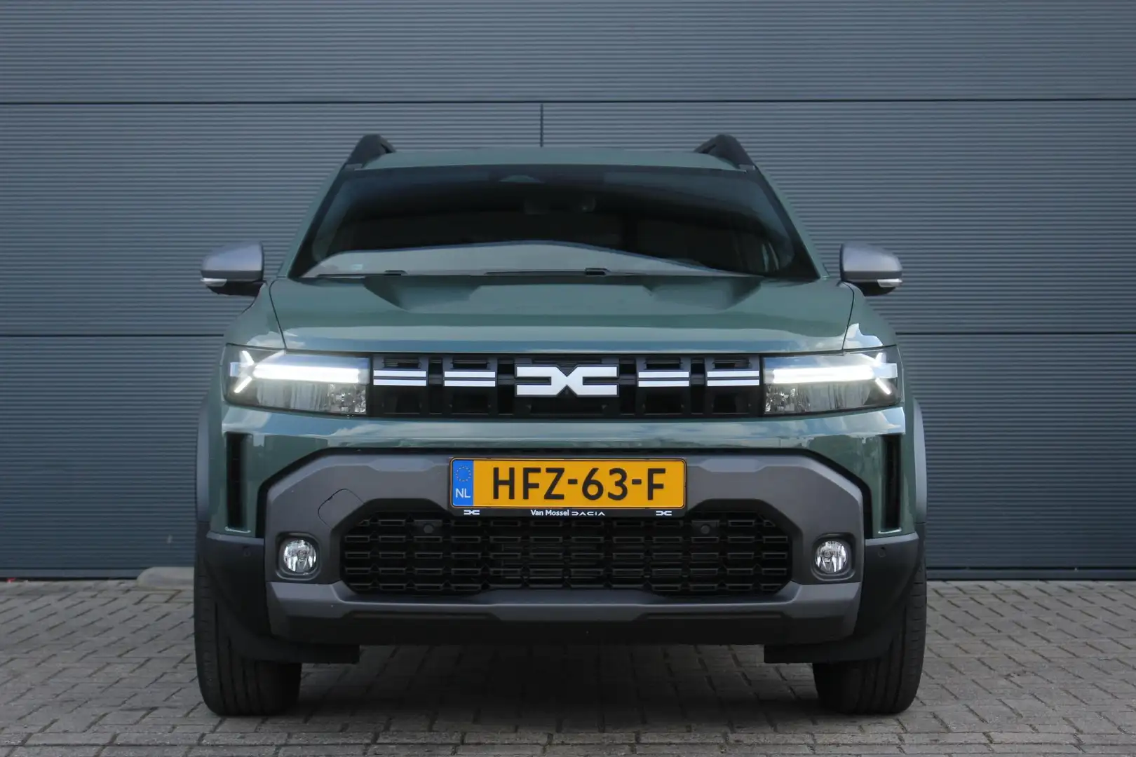Dacia Duster 1.6 Hybrid 140Pk Journey | Navigatie | Stoelverwar Grijs - 2
