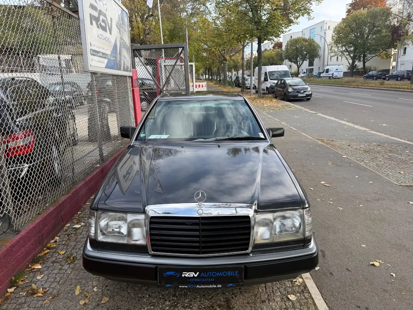 Mercedes-Benz C 230 230 CE (KAT) Sport/Coupe/Automatik/Leder/H Kennz Schwarz - 2