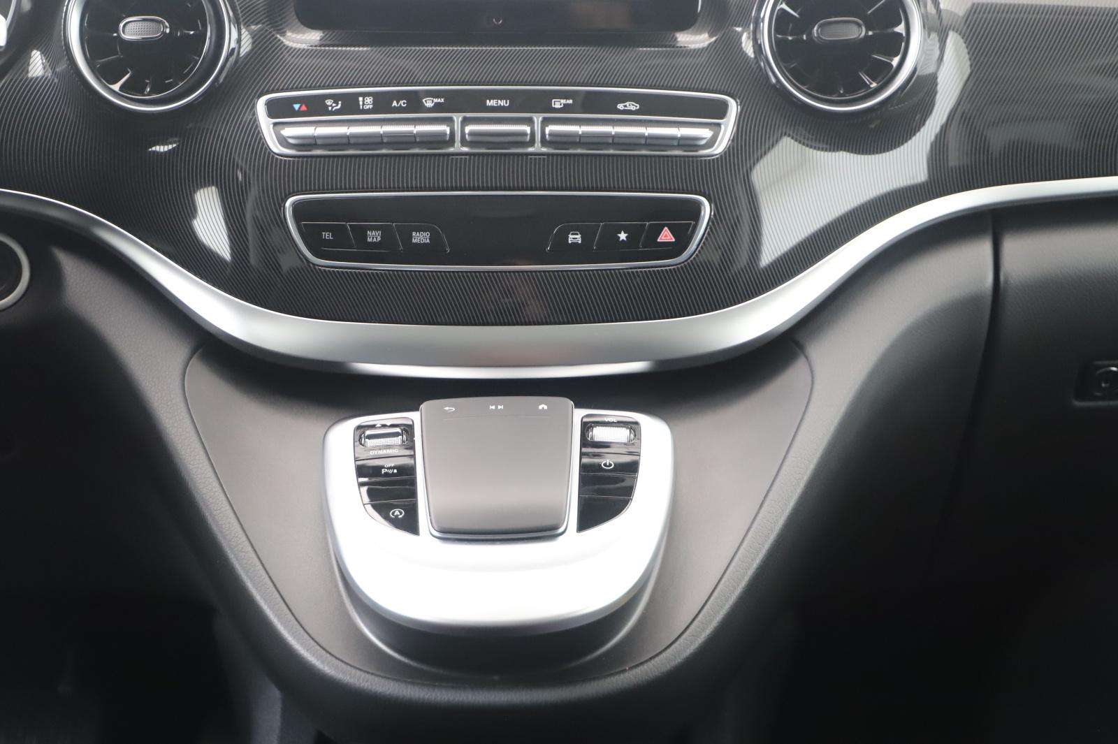 Mercedes-Benz V 220