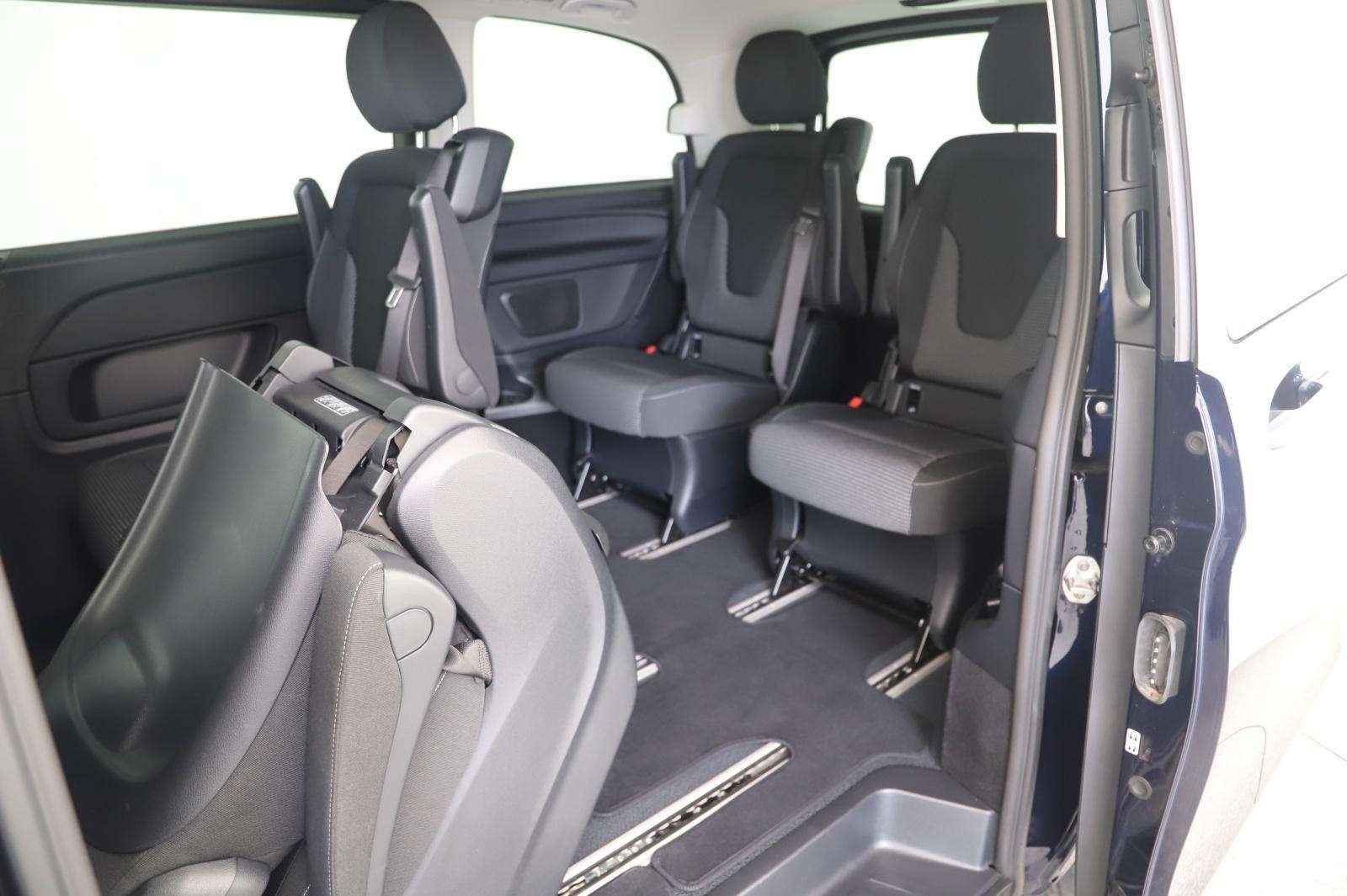 Mercedes-Benz V 220