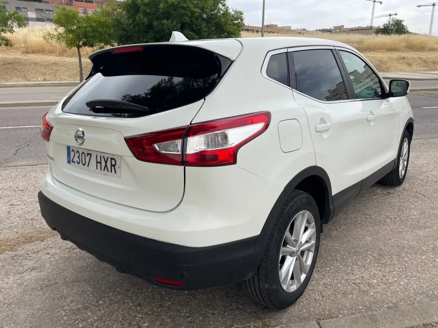 Nissan Qashqai 1.2 DIG-T Acenta 4x2 Blanco - 2