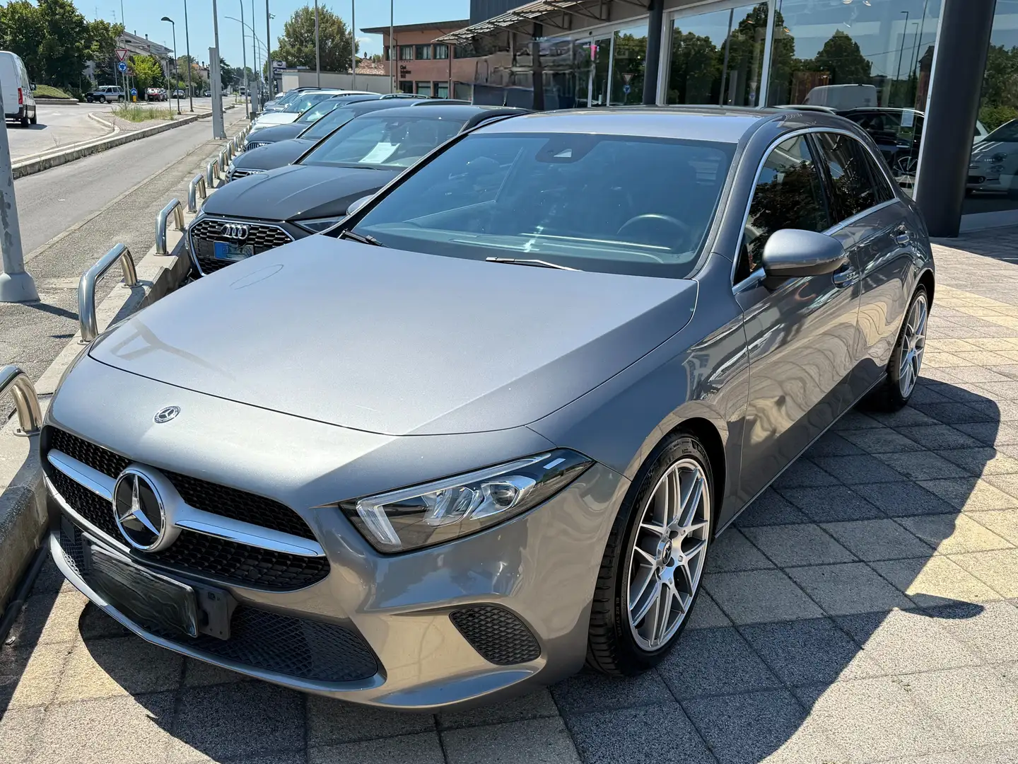 Mercedes-Benz A 180 Classe A - W177 2018 d Sport auto Gris - 1