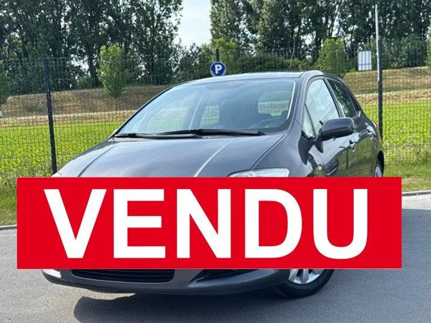 Toyota Auris 90 D-4D LUNA * 138.000KM * 5 PORTES * CLIM * GARAN Gris - 1