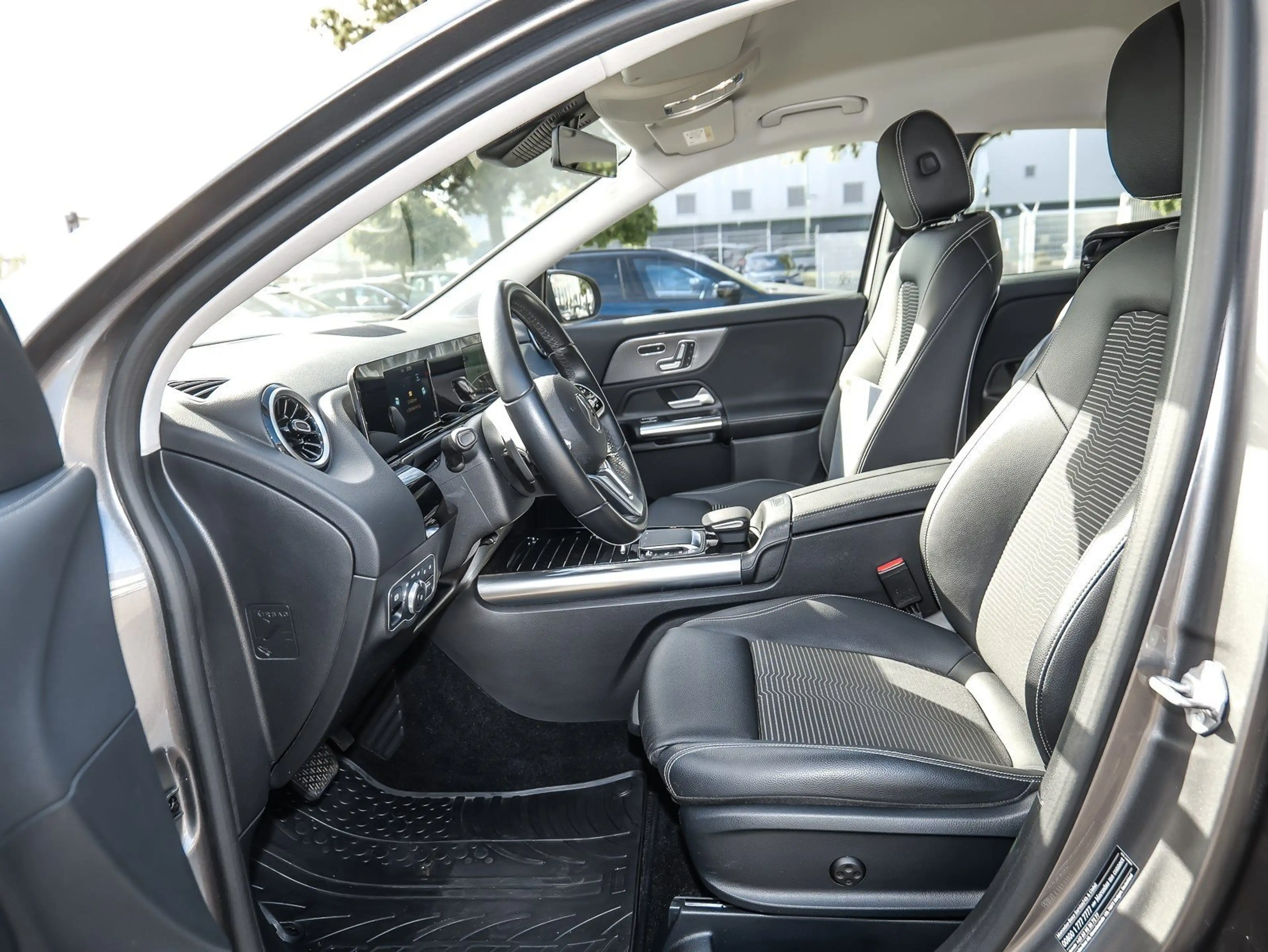 Mercedes-Benz GLA 220 d 4Matic 8G-DTC Progressive Navi+AHK+LED+SHZ+RFK+A — photo 5