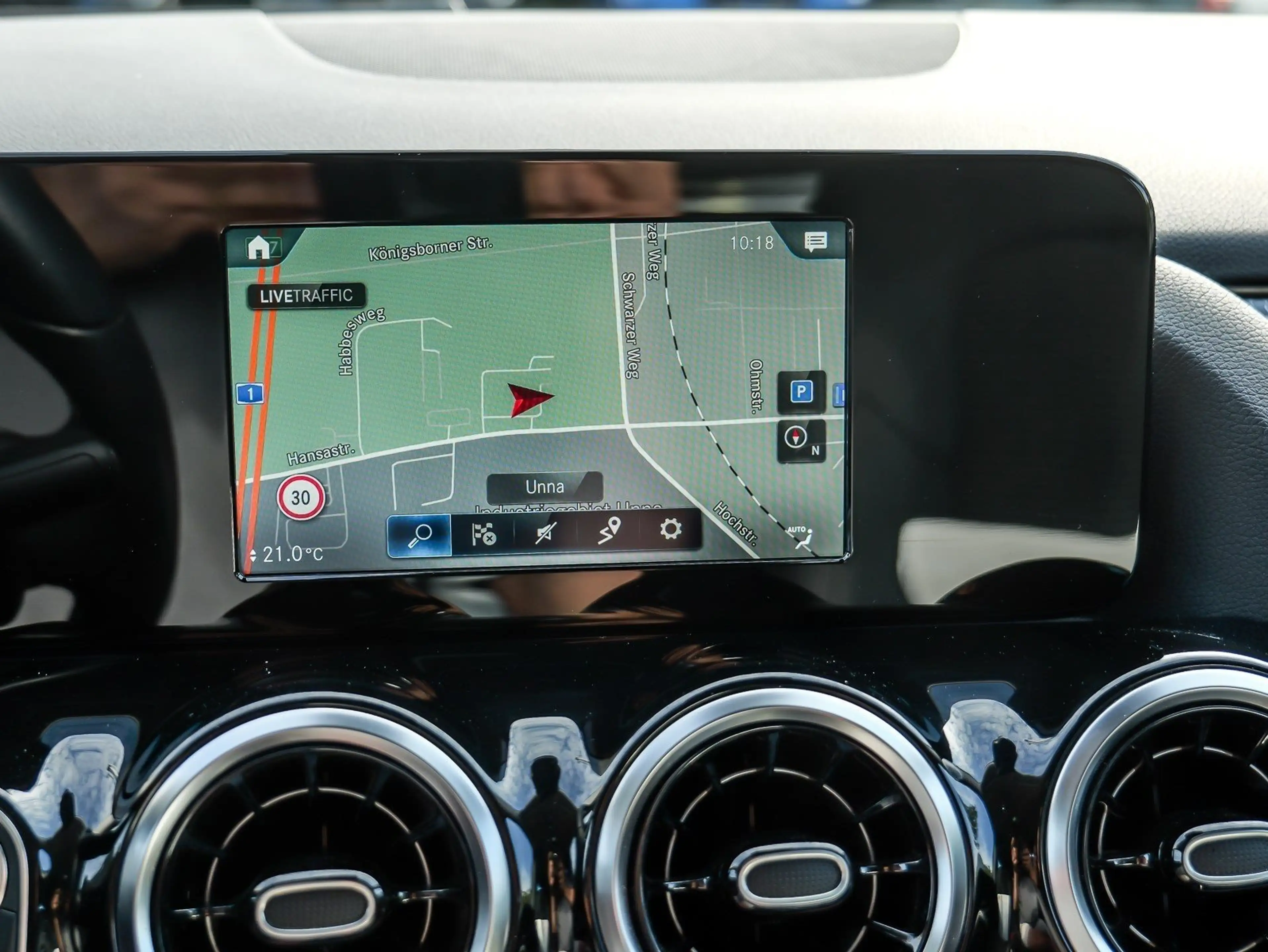 Mercedes-Benz GLA 220 d 4Matic 8G-DTC Progressive Navi+AHK+LED+SHZ+RFK+A — photo 12
