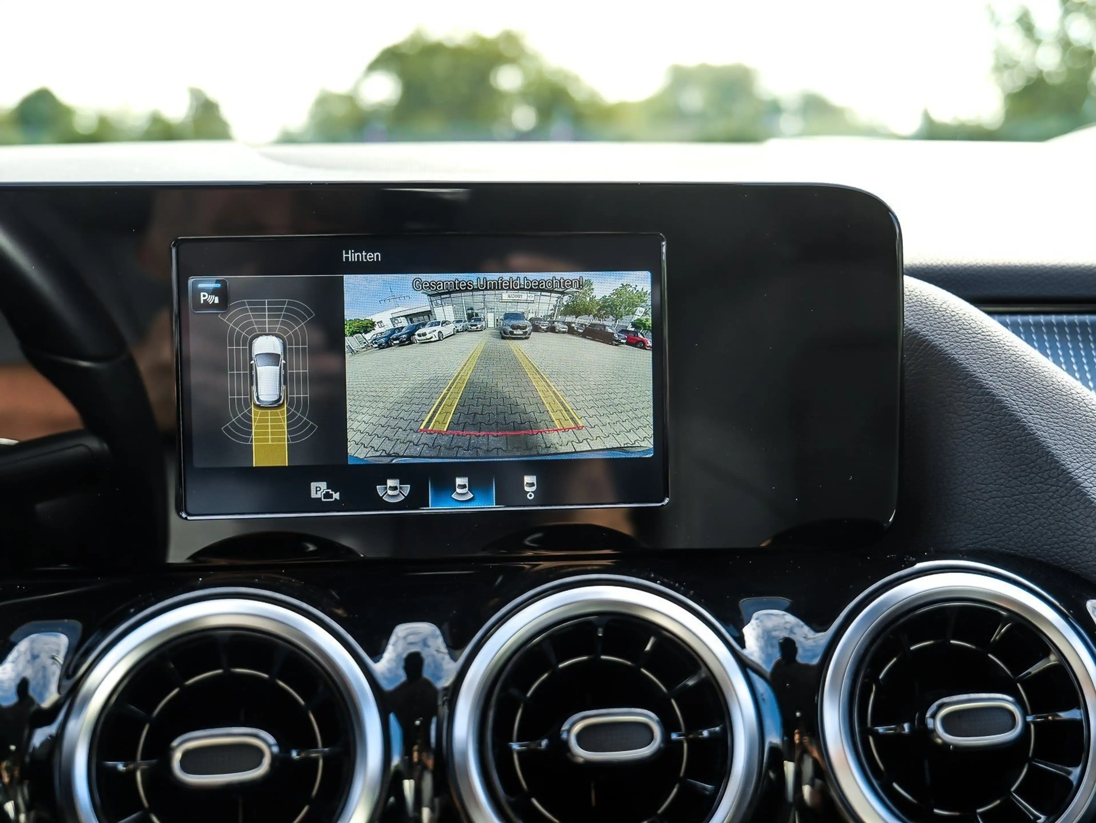 Mercedes-Benz GLA 220 d 4Matic 8G-DTC Progressive Navi+AHK+LED+SHZ+RFK+A — photo 13