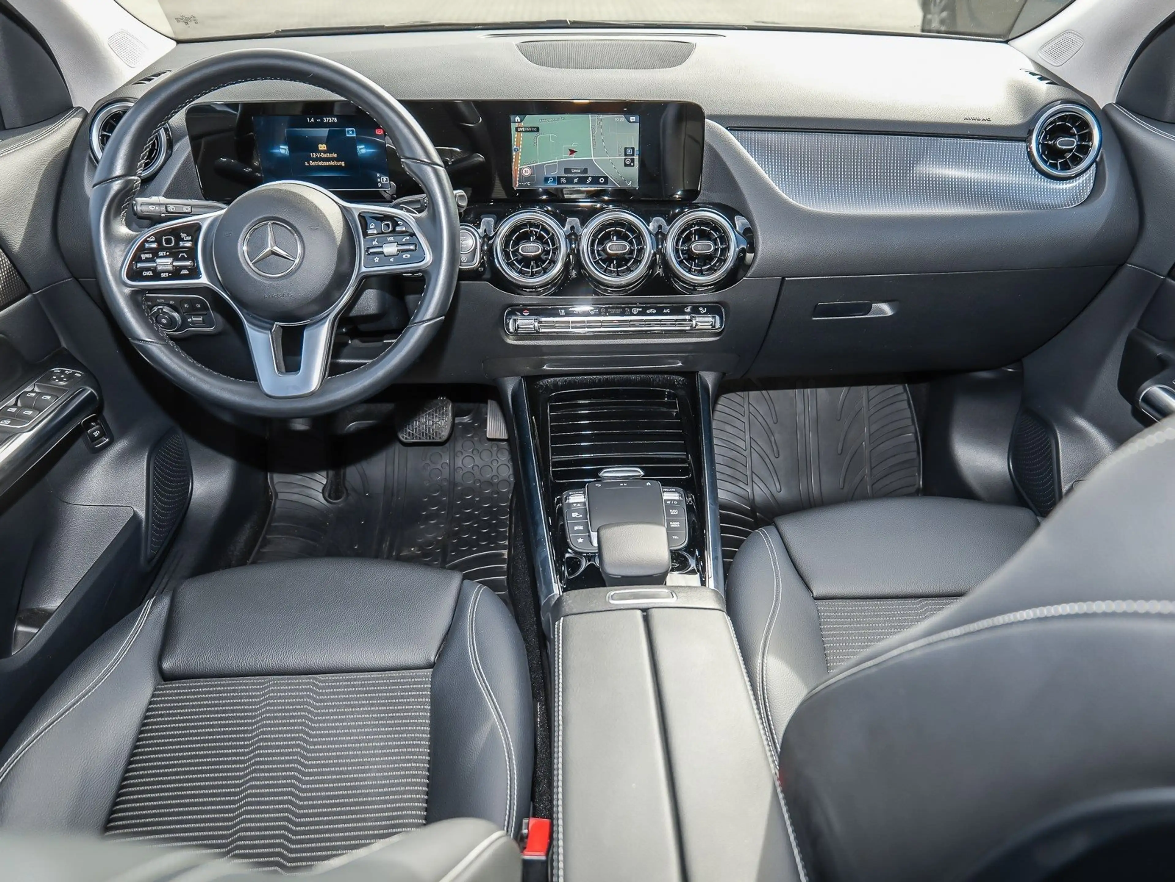 Mercedes-Benz GLA 220 d 4Matic 8G-DTC Progressive Navi+AHK+LED+SHZ+RFK+A — photo 3