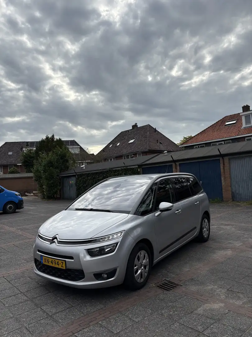 Citroen C4 Picasso 1.6 HDi Intensive, 7 persoons. Grijs - 1