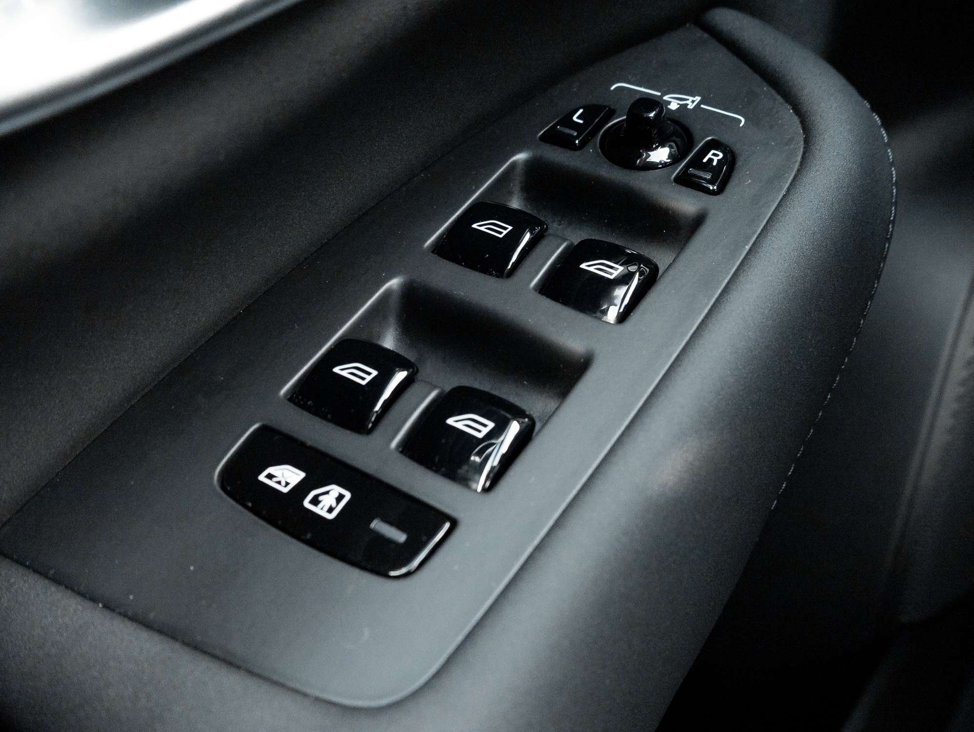 2026 Volvo XC90 B6 AWD PLUS |HARMAN KARDON |CPO RATE FROM 2.99%* thumb 15