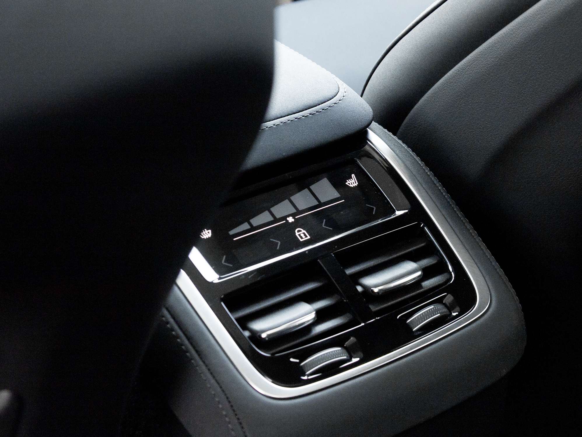 2026 Volvo XC90 B6 AWD PLUS |HARMAN KARDON |CPO RATE FROM 2.99%* thumb 24