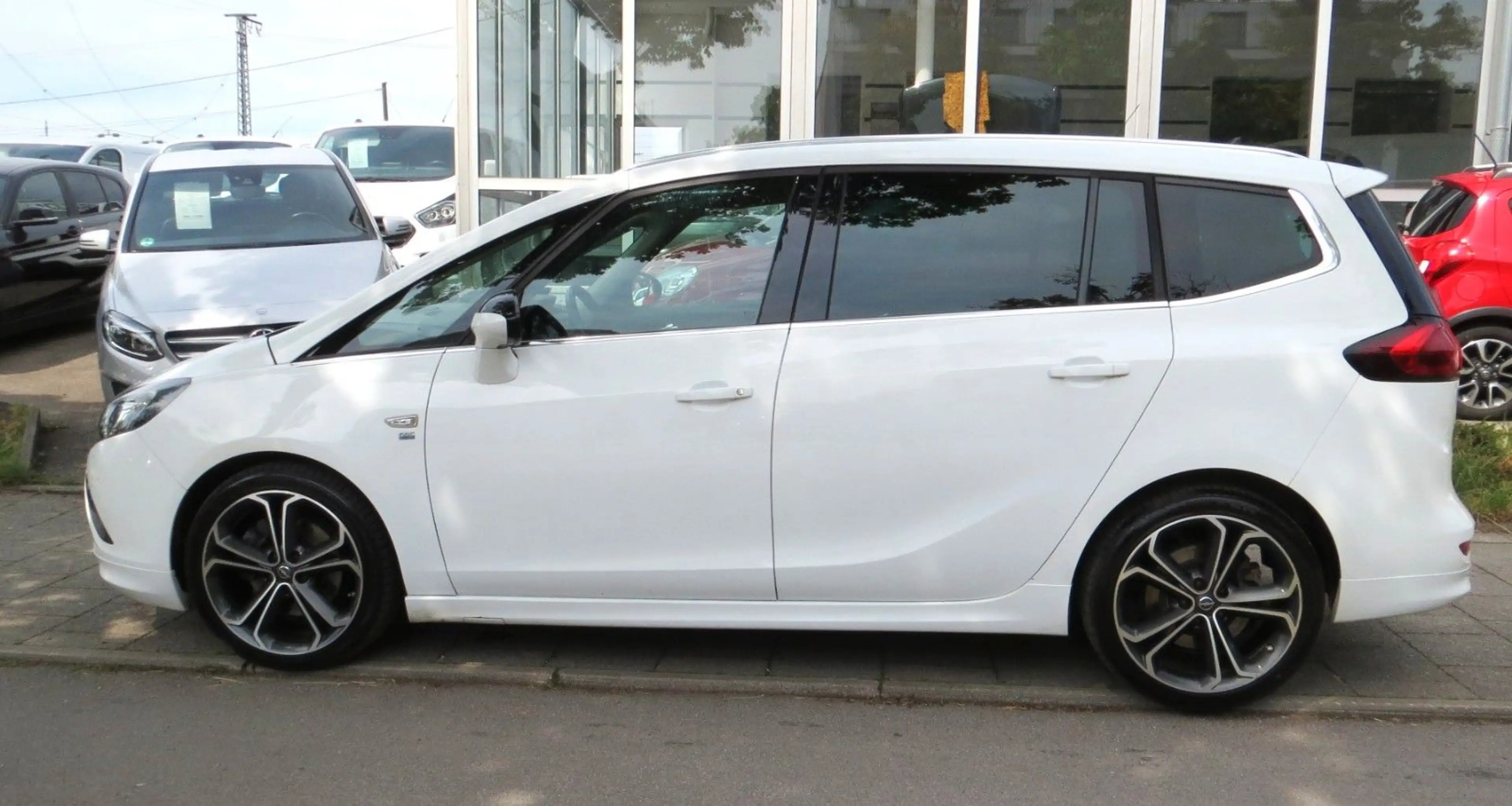 Opel Zafira Tourer OPC-Line* 7 Sitze*Leder*Navi*19" — photo 4