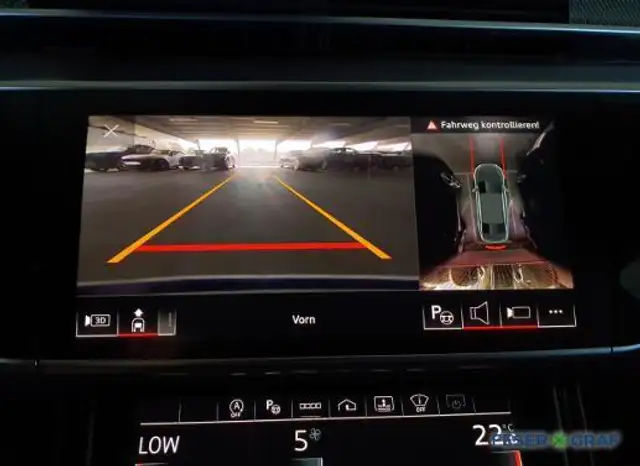 Audi A8 view 9