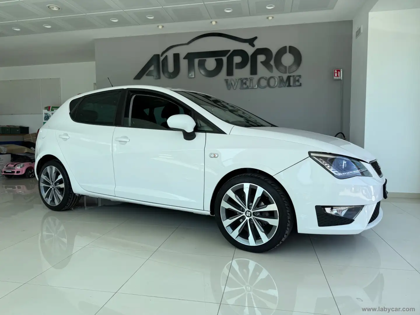 SEAT Ibiza 1.4 TDI 90CV CR 5p. FR Bianco - 2