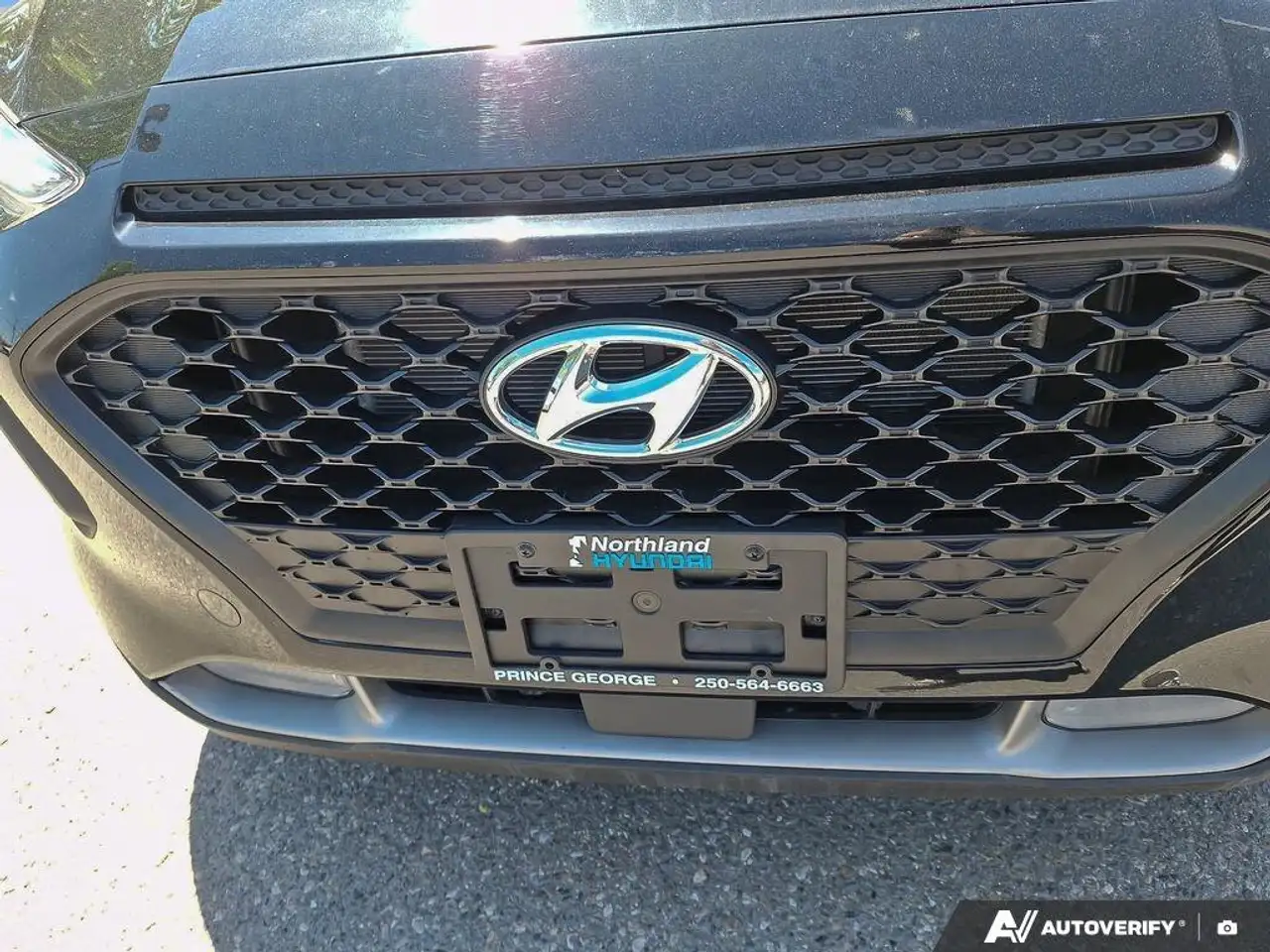 Hyundai KONA снимка Hyundai KONA