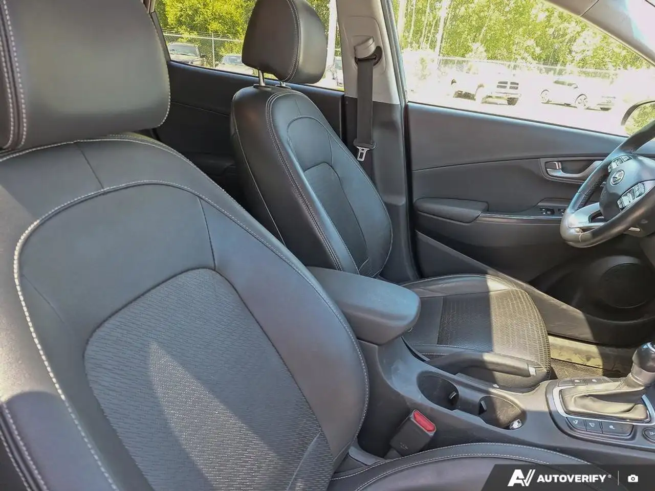 Hyundai KONA снимка Hyundai KONA