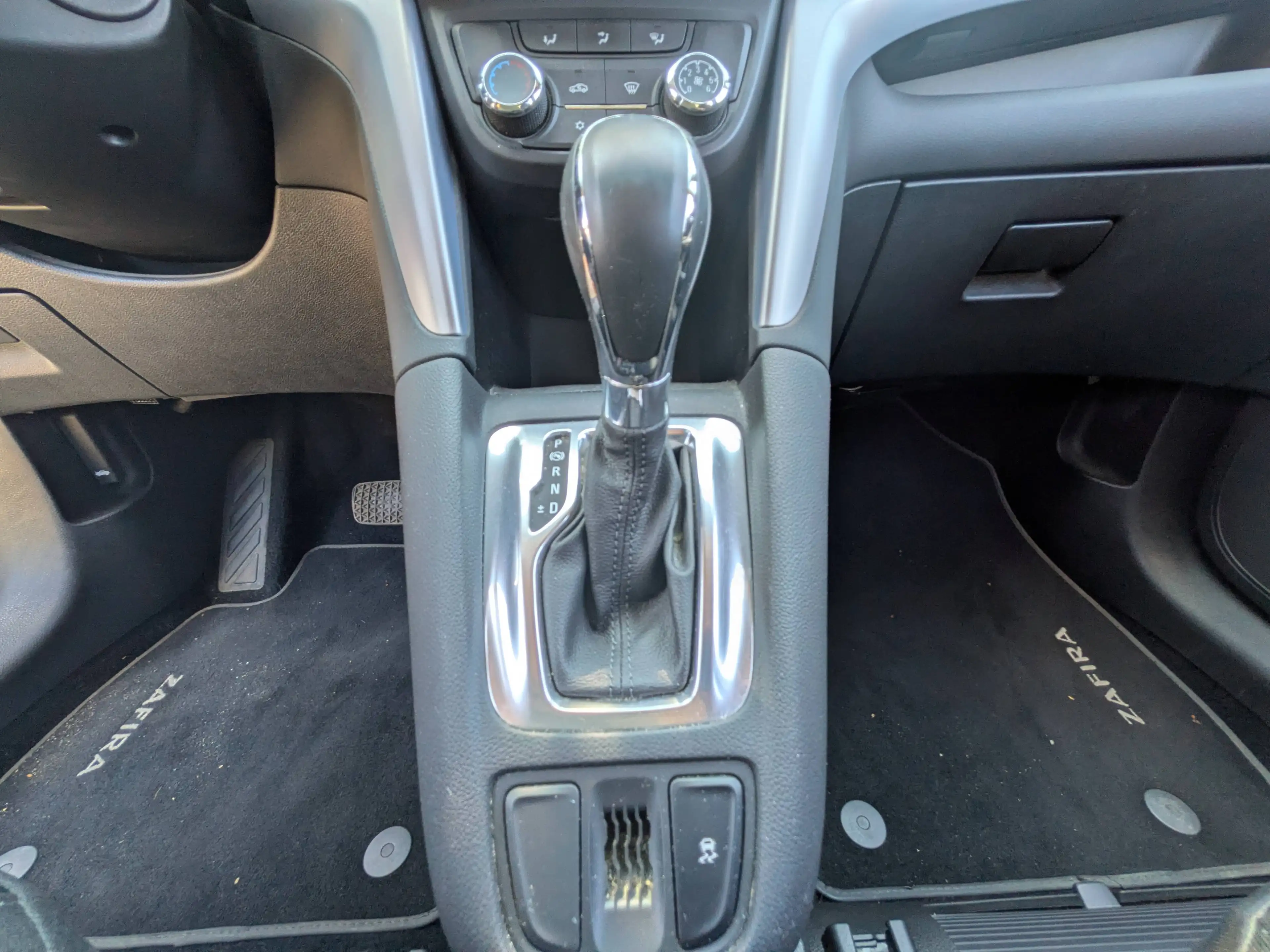 Opel Zafira Tourer Edition*Tüv neu*allwetterreifen — photo 13